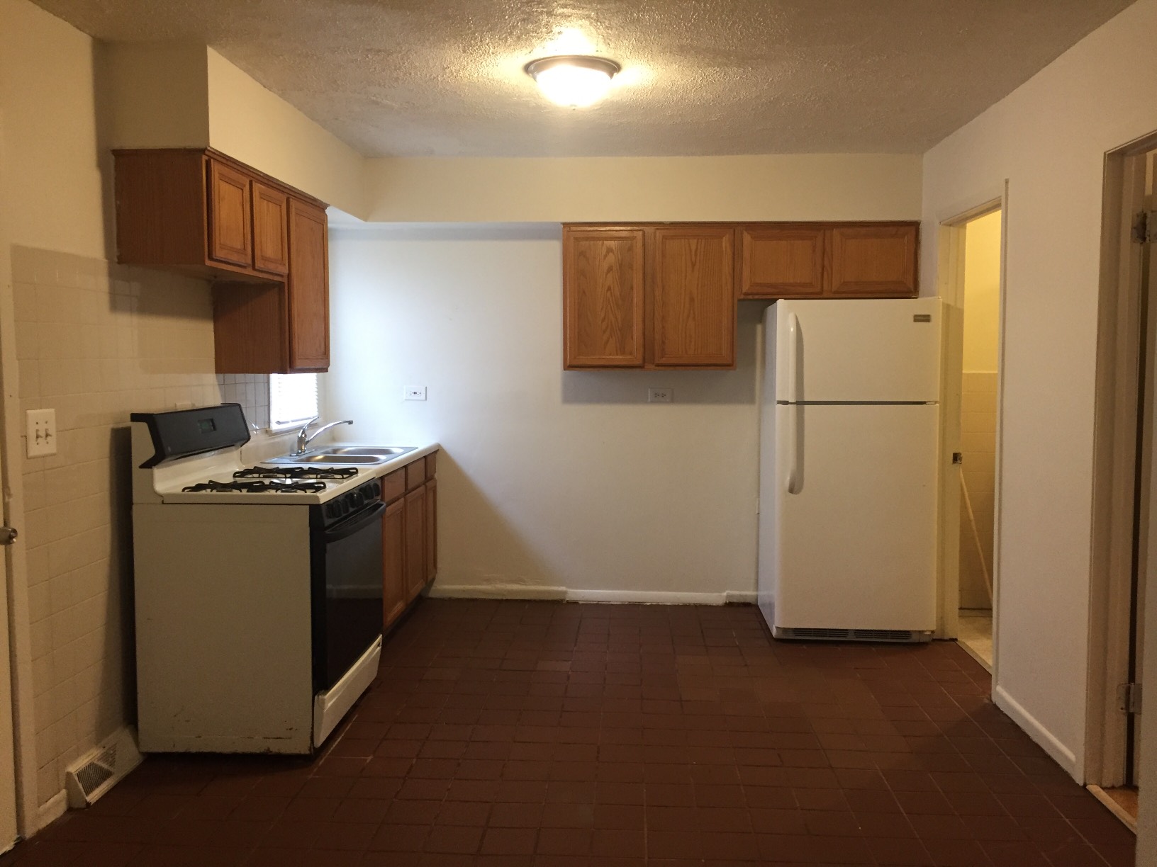 1319 Victoria Avenue Apt #2