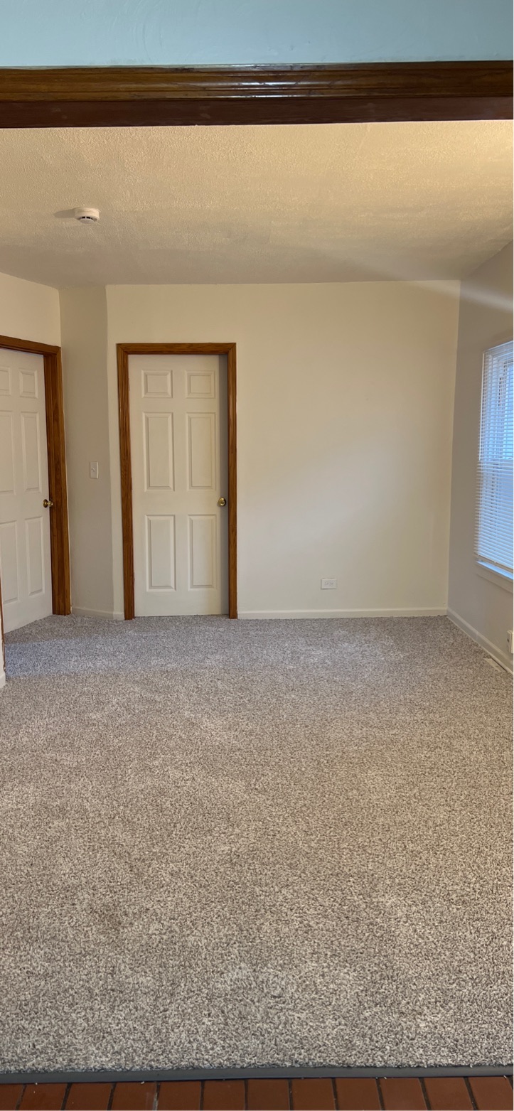 1319 Victoria Avenue - 4